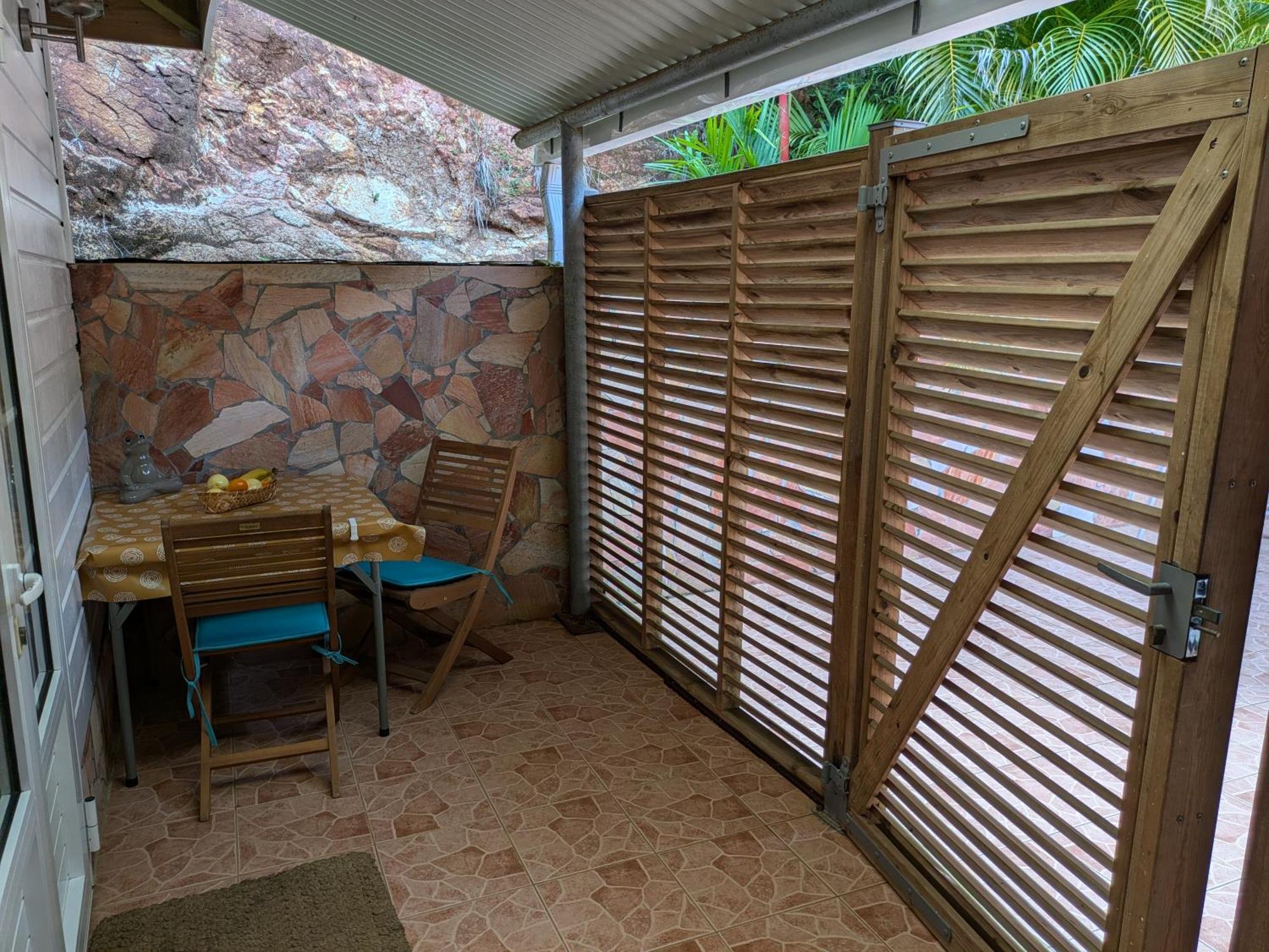 Le Marin - Bungalow Classe 3 Etoiles Tb Equipe & Confortable - Escapade En Couple - Paisible & En Toute Discretion - Wi-Fi - Climatisation - Calme & Serenite - Plages Du Sud, Centre De Carenage & Marina Du Marin Proche En Voiture - Acheminement Sur D Dış mekan fotoğraf