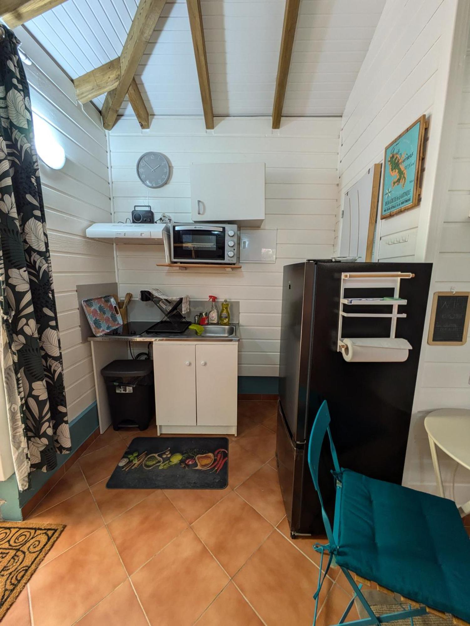 Le Marin - Bungalow Classe 3 Etoiles Tb Equipe & Confortable - Escapade En Couple - Paisible & En Toute Discretion - Wi-Fi - Climatisation - Calme & Serenite - Plages Du Sud, Centre De Carenage & Marina Du Marin Proche En Voiture - Acheminement Sur D Dış mekan fotoğraf
